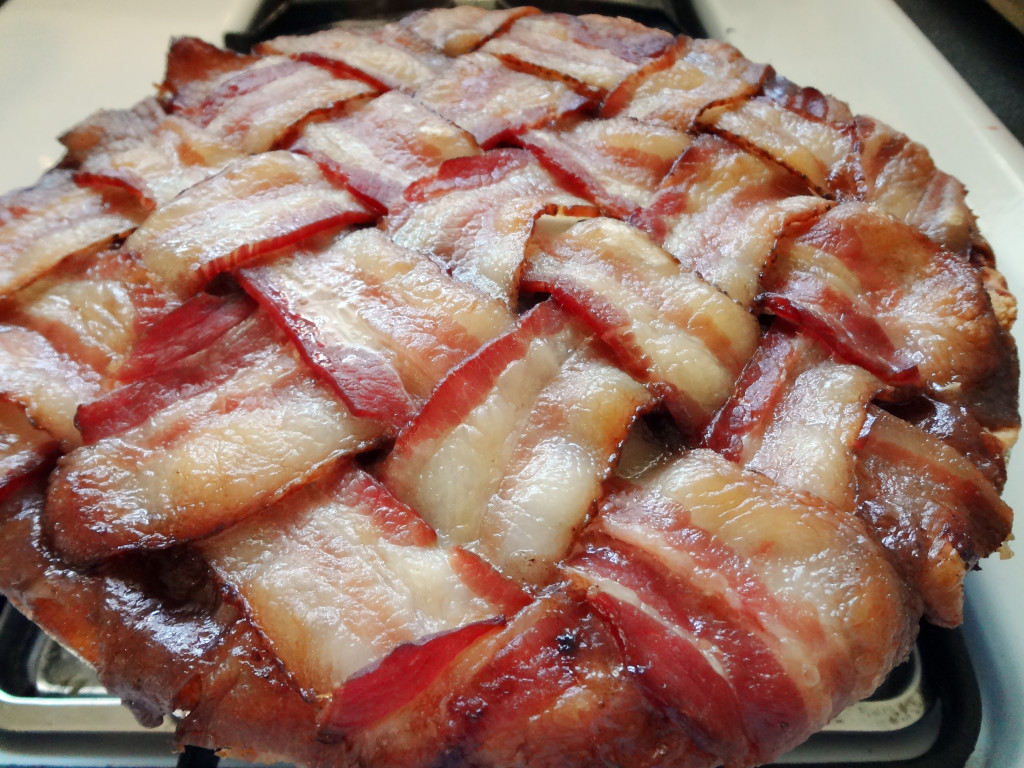 The cooked bacon apple pie!