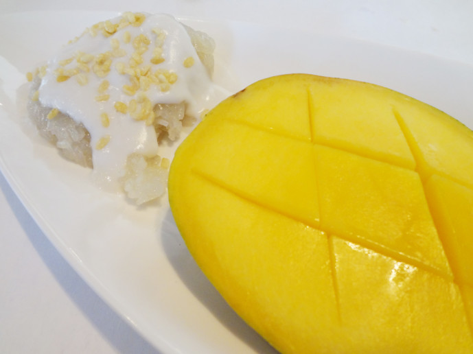 Fuji Hana Sweet sticky rice with mango