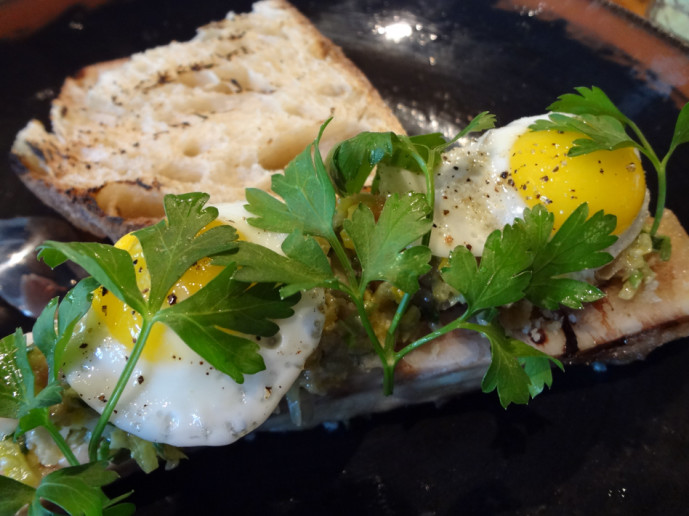 bone marrow with tuna tartare & eggs