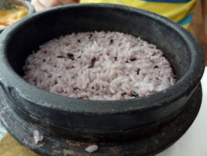 Purple rice in stone-pot at Cho Dang
