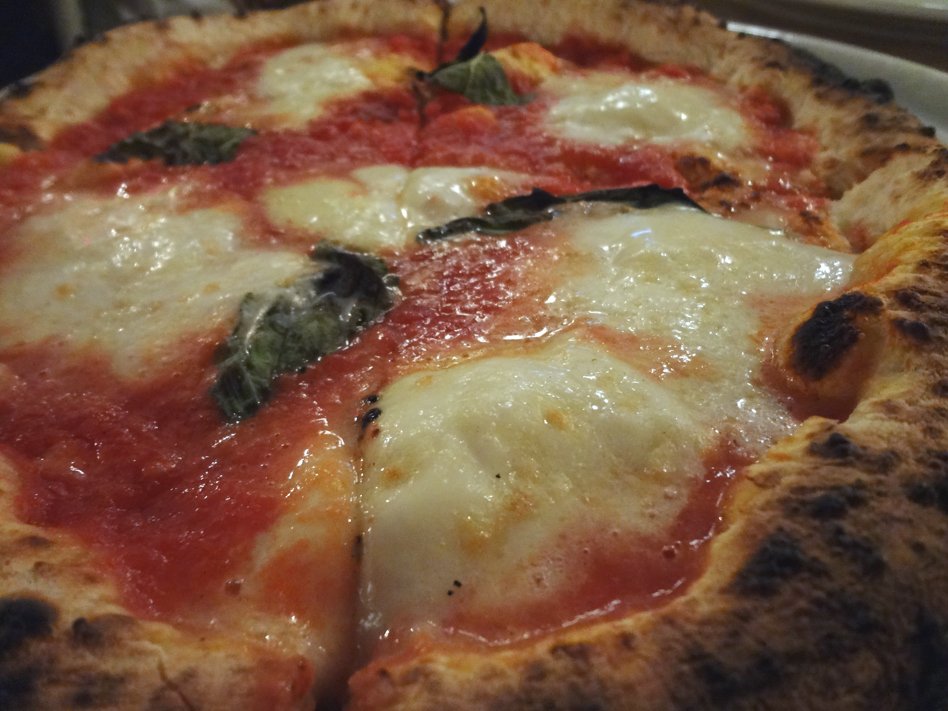 Neapolitan pizza DOC at Ribalta